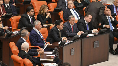 Meclis'te oturma düzenini Devlet Bahçeli çözdü