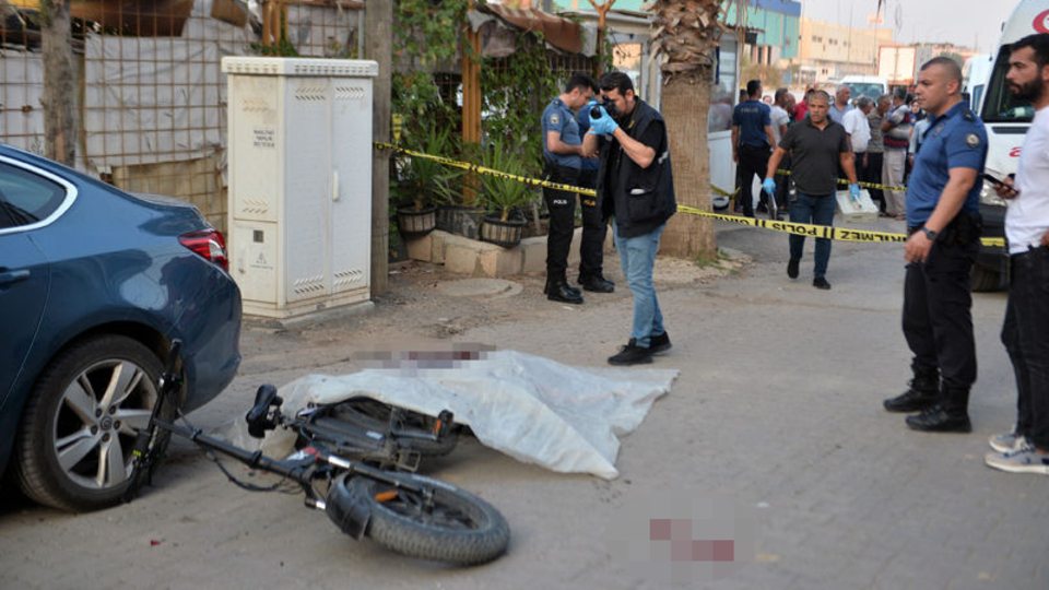 Adana'da baba vahşeti! Bisiklet üzerindeki oğlunu öldürdü!