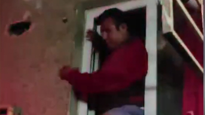 Kardeşini eve kilitledi