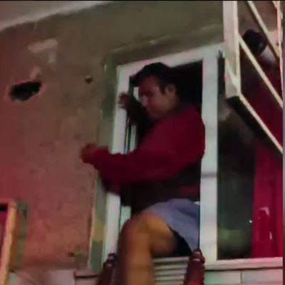  Kardeşini eve kilitledi