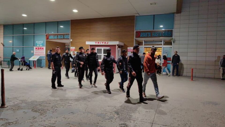 İnegöl'de Suriyeli 20 kaçak göçmen sınır dışı edildi