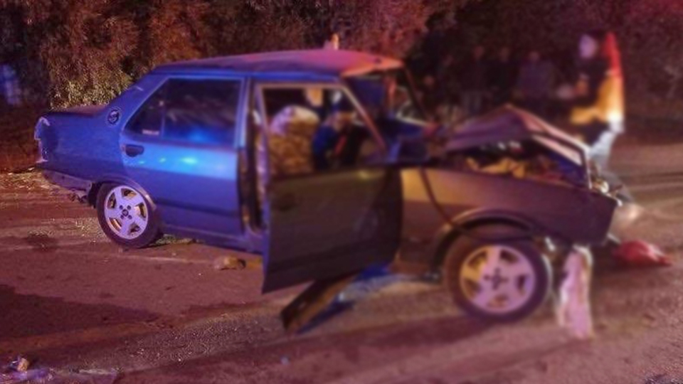 Otomobil zeytin ağacına çarptı: 1 ölü, 3 yaralı