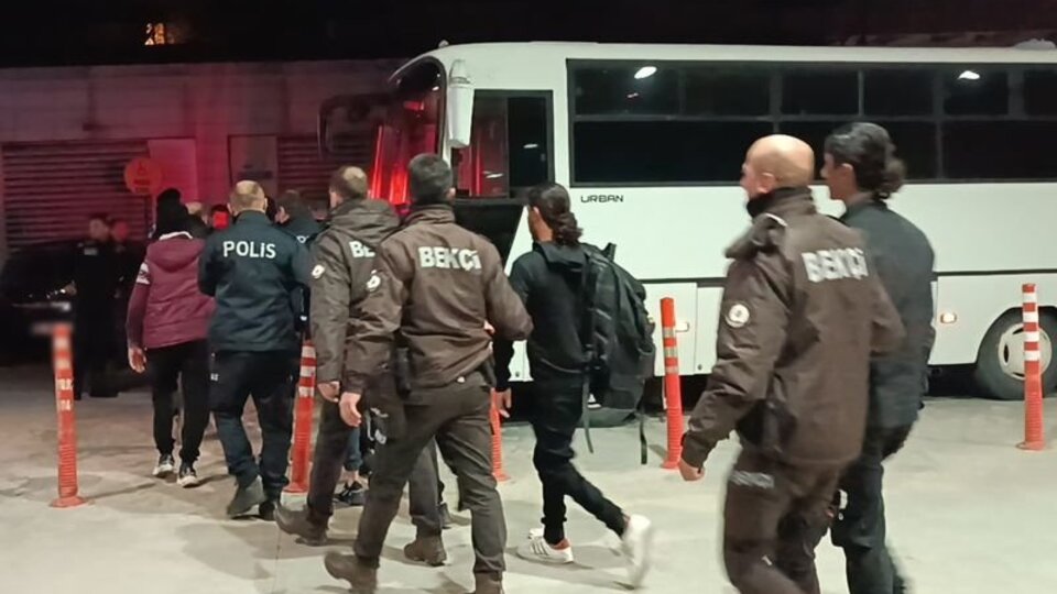 İnegöl'de 30 düzensiz göçmen yakalandı