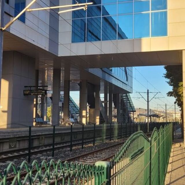 Test aşamasındaki YHT raydan çıktı