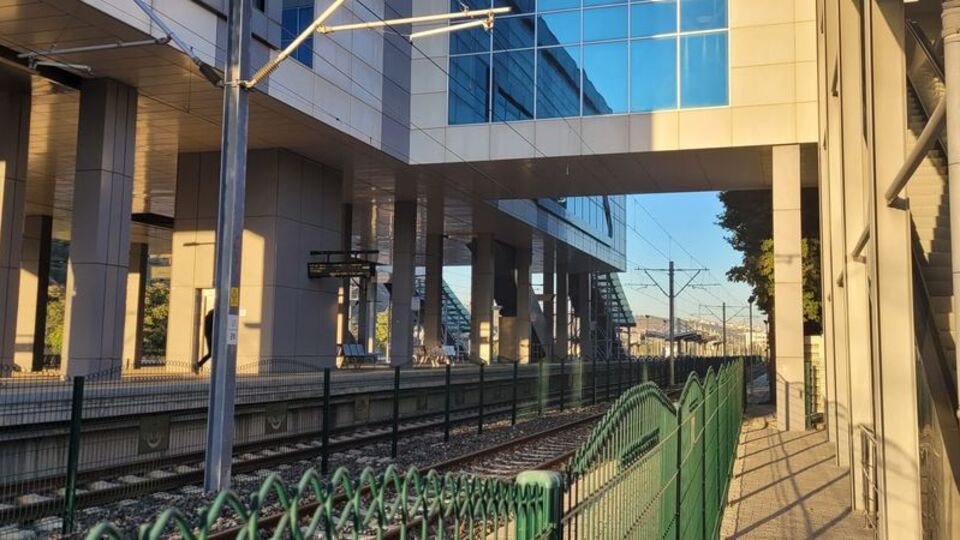 Test aşamasındaki YHT raydan çıktı