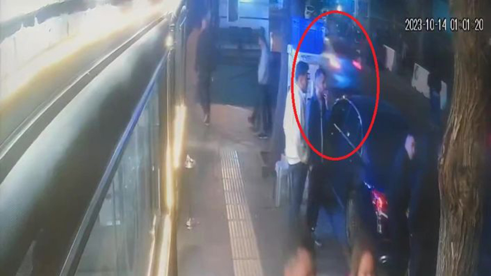 Kameraya yansıdı! Polisten kaçan alkollü sürücü yayayı ezdi!