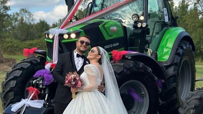 Traktör, gelin arabası oldu