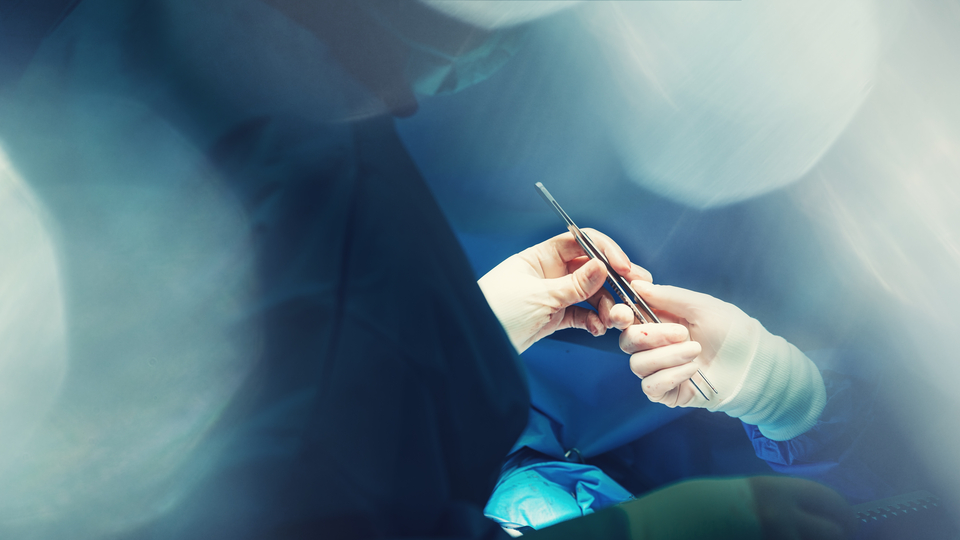 Yetkisiz kişilerle ameliyata girdiği iddia edilen doktorla ilgili gelişme