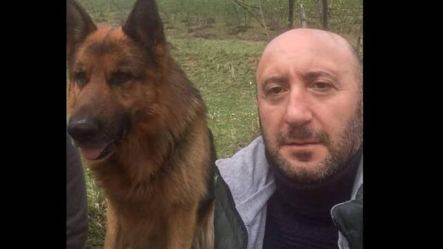 Evinin önünde aracında ölü bulundu