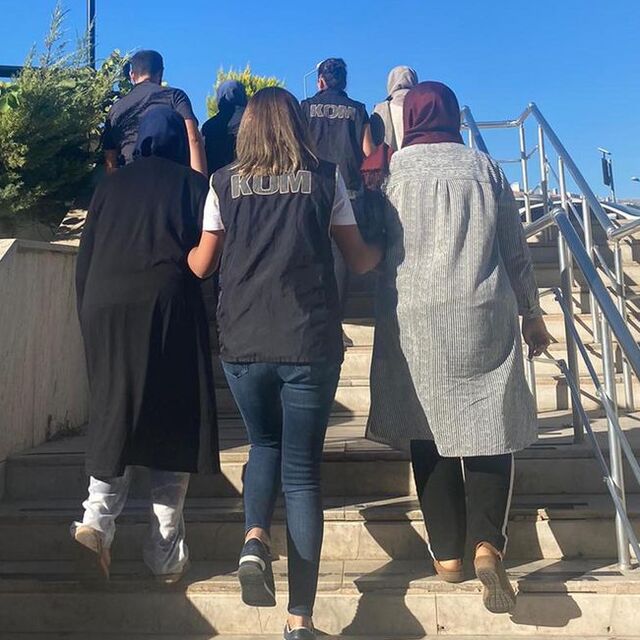 Firari FETÖ üyesi 4 kadın yakalandı