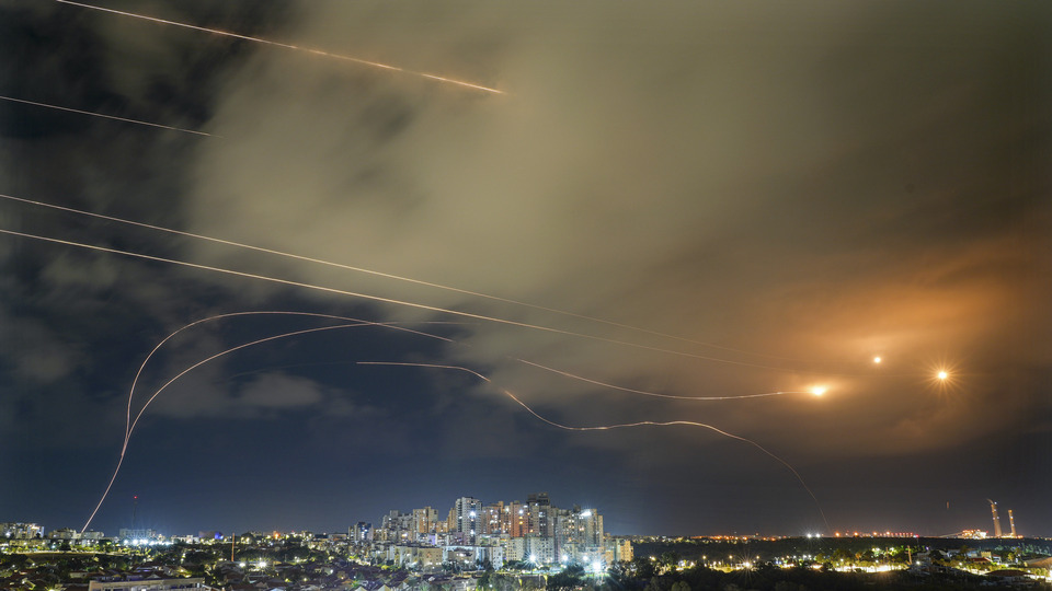 Gazze'de çevre felaketi uyarısı: Enkaz altında binlerce ceset var!