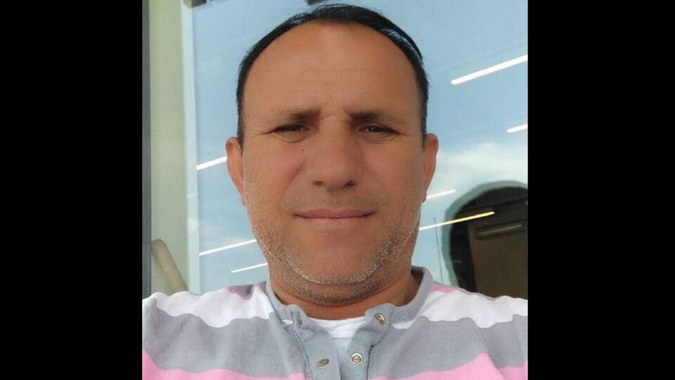 Kestiği ağacın altında kaldı