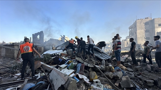  Gazze'de cami bombalandı! Ölü ve yaralılar var