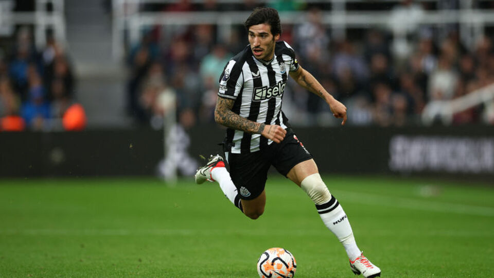 Newcastle'dan Tonali'ye destek!