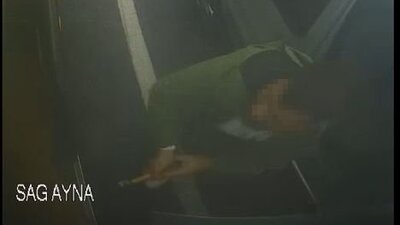 Baltayla otobüs şoförünü yaraladı!