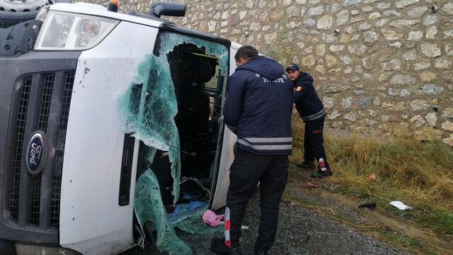 Van'da yolcu minibüsünü devrildi