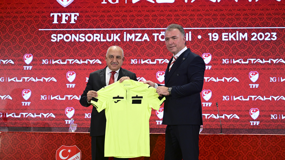Hakem formalarına ilk kez sponsor alındı