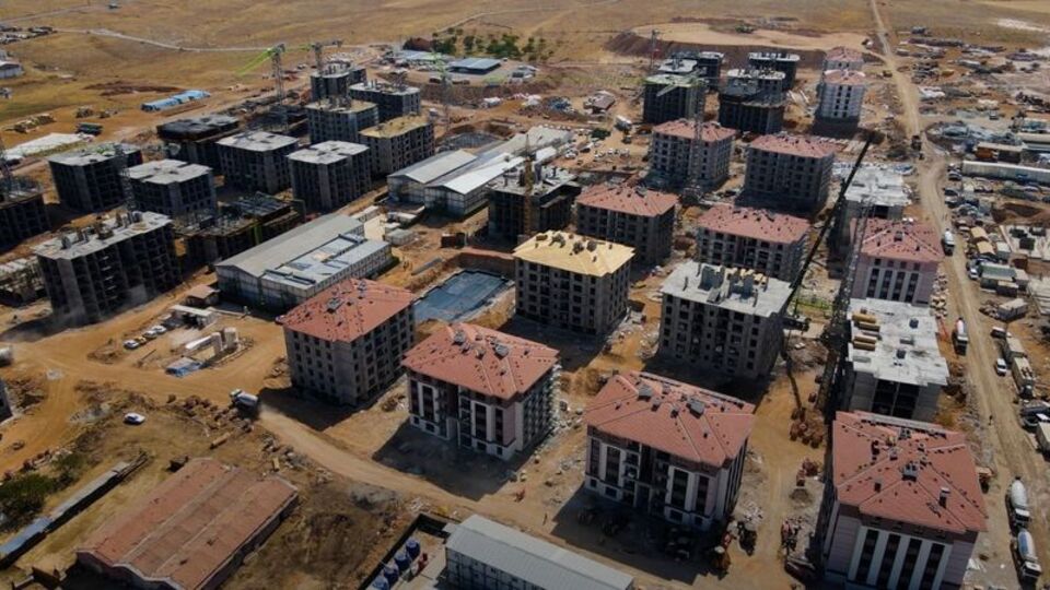 Afet konutları 2 ay sonra teslim edilecek