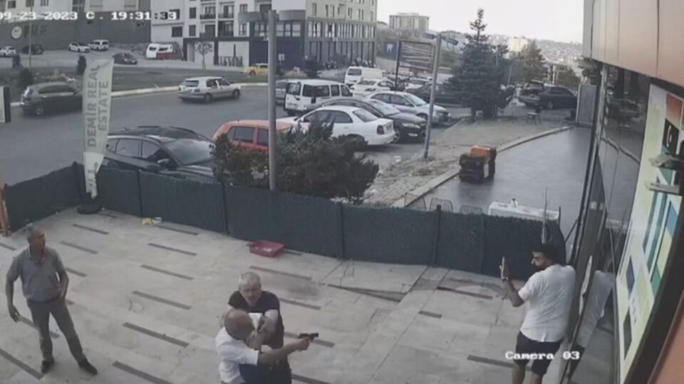 Ev sahibi kiracısını vurdu