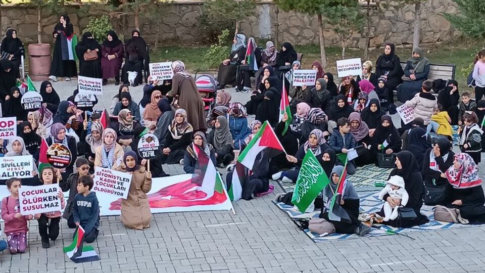 Gazze için sessiz oturma eylemi