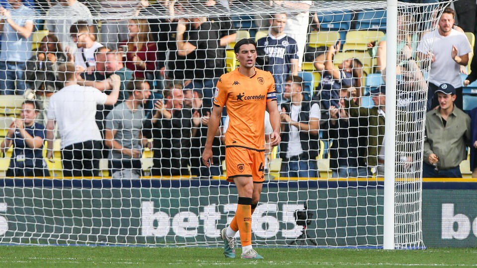 Hull City son dakikada yıkıldı!