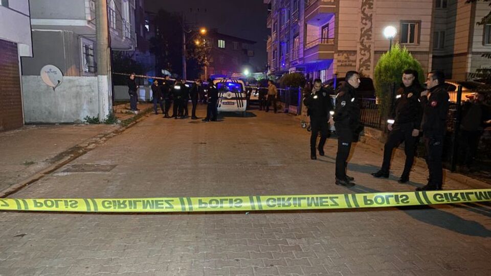 İki grup arasında bıçaklı kavga: 3 yaralı