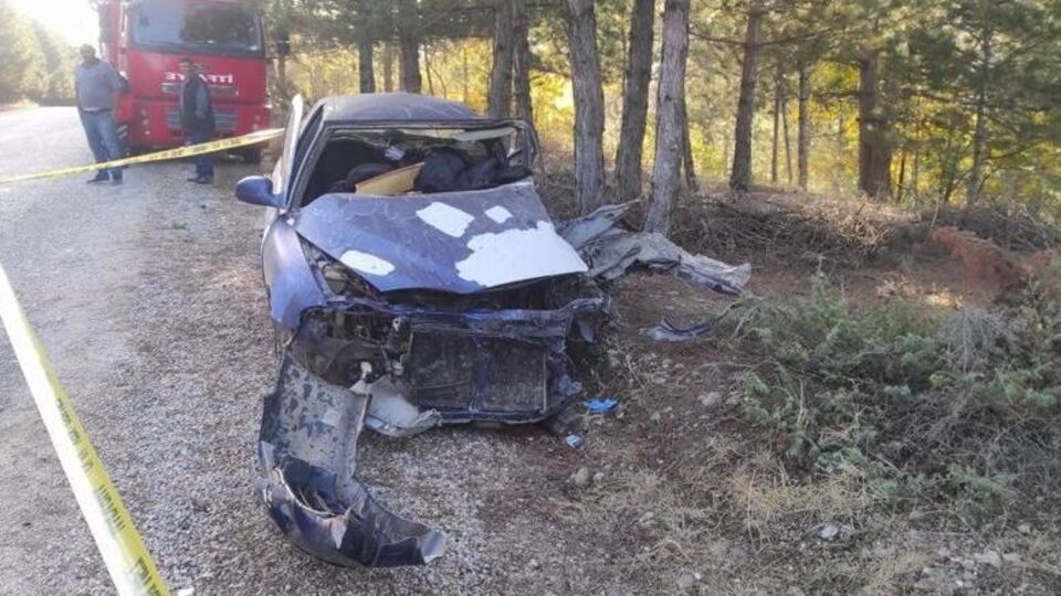 Uşak'ta feci kaza: 1 ölü, 3 yaralı