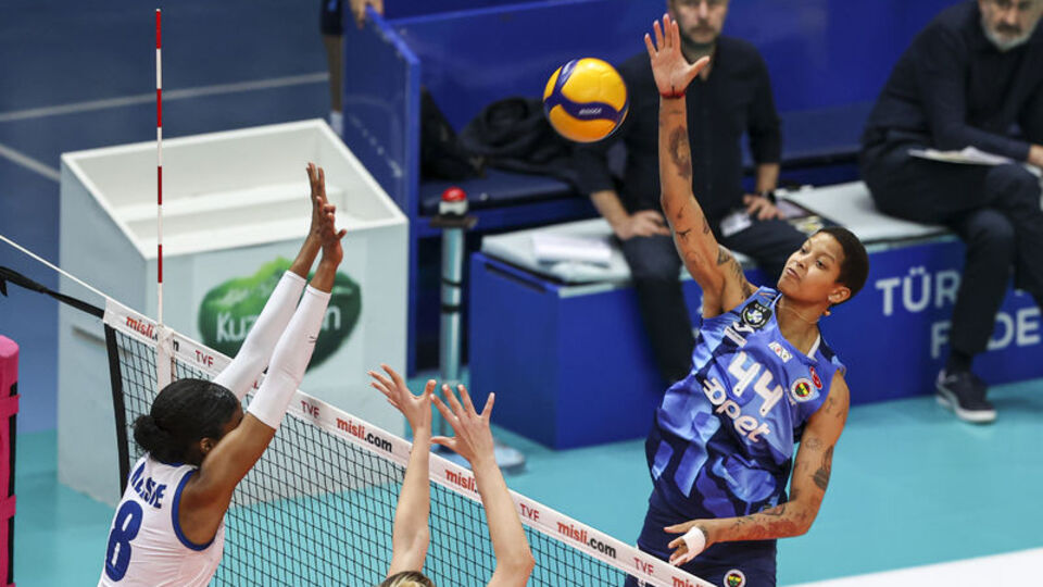 Vargas yine çift kontrat yaptı