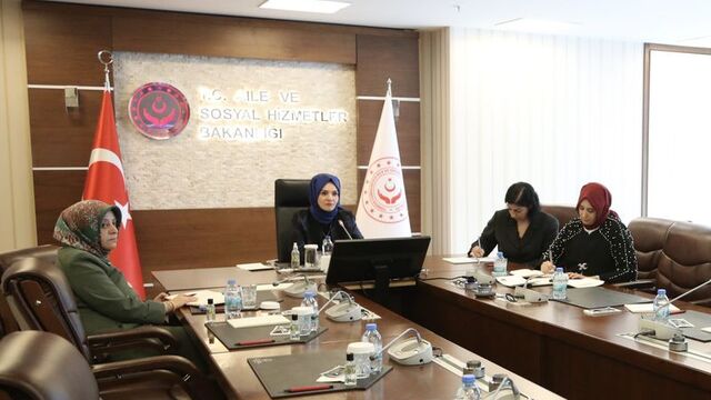 Emine Erdoğan'dan savaş mağduru çocuklara yardım eli