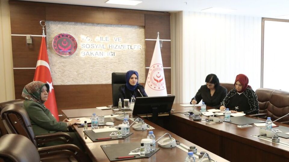 Emine Erdoğan'dan savaş mağduru çocuklara yardım eli