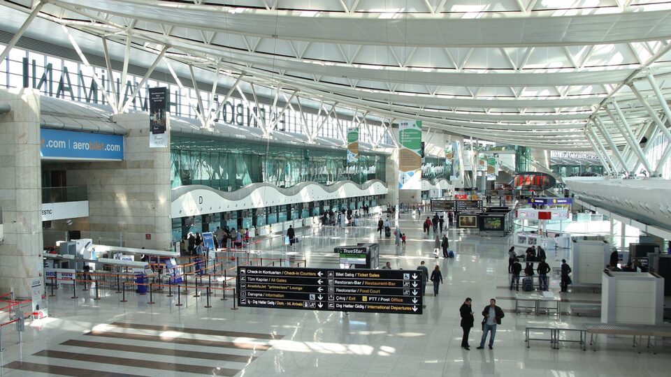 9 ayda 74.6 milyon yolcuya hizmet verdi