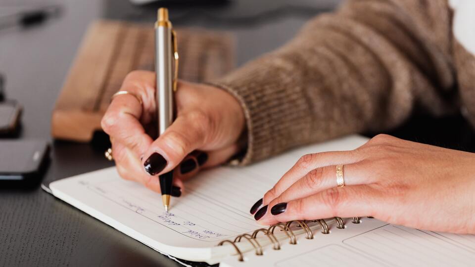 Tutsak ile ilgili cümleler