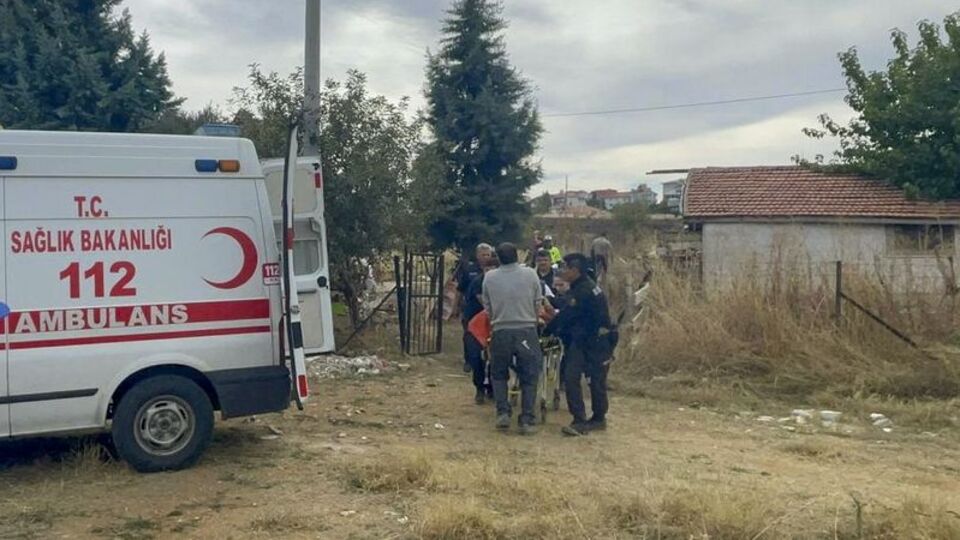 Gönül ilişkisi iddiasıyla 2'sini de bıçakladı