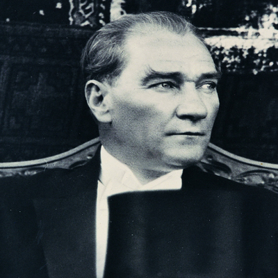 Asırlık Cumhuriyetimizin köşe taşları... Dr. Naim Babüroğlu anlattı... 