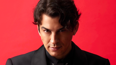 Norm Ender'den Cumhuriyetin 100'üncü yılına özel marş 'Parla'