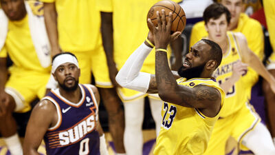 Lakers ikinci maçında yıldızlarıyla kazandı