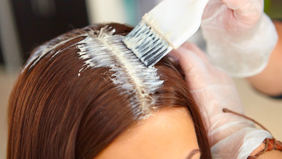 Kullananlar dikkat! Saç düzleştiriciler kansere neden olur mu?