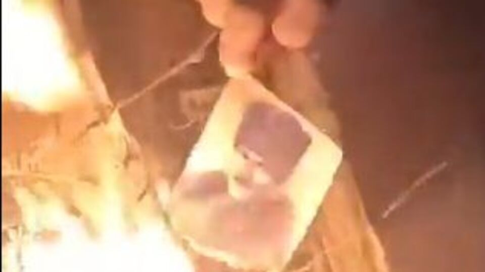 Atatürk'ün fotoğrafını yakan 4 liseli tutuklandı!