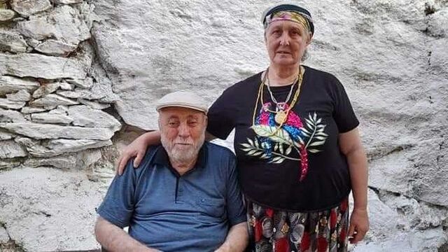 Bir gün arayla hayata veda ettiler