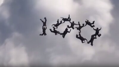 Bordo Bereliler'den gökyüzünde "100"