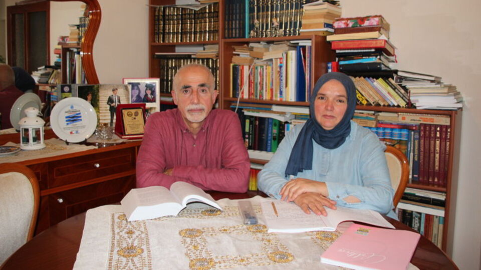 30 yıllık evli çift "ikinci bahar"larında üniversite okuyor