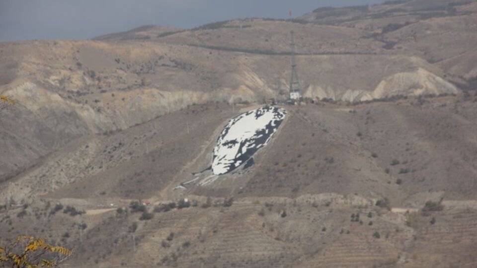Atatürk portresi yenilendi