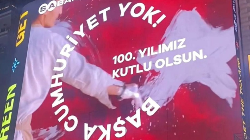 100'üncü yıl coşkusu Times Meydanı'na taşındı