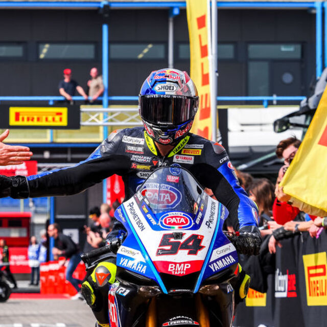 Toprak Razgatlıoğlu sezonun son yarışında 2. oldu