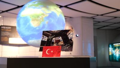 Uzaydan Cumhuriyet'in 100. yılını kutladı