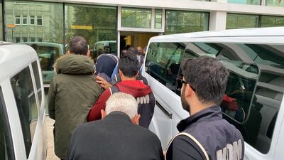 Belediyeye ait asfalt malzemelerini çaldılar!