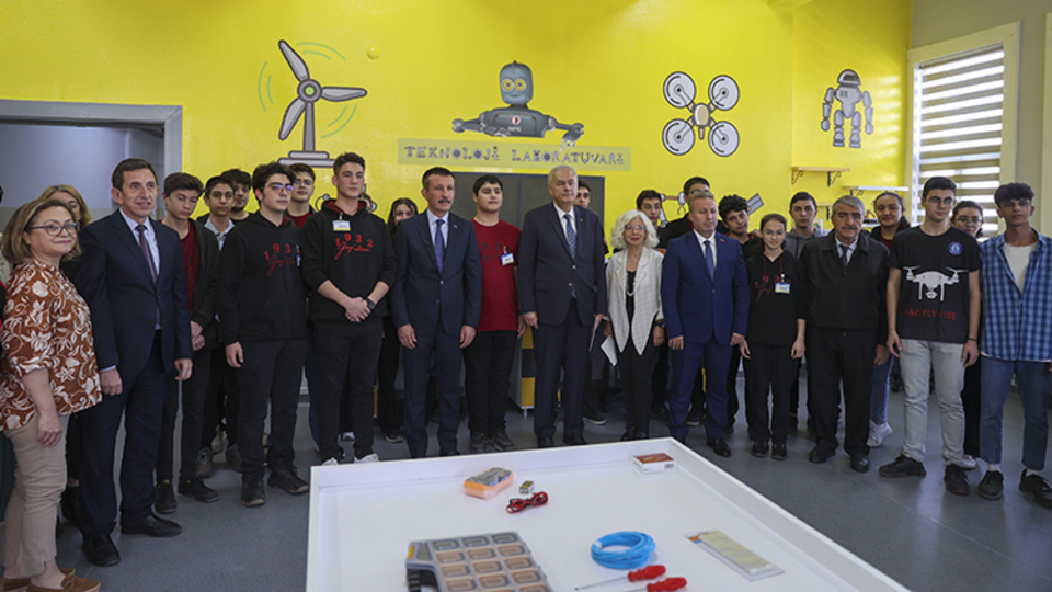 Tarihi lisede özel teknoloji sınıfı