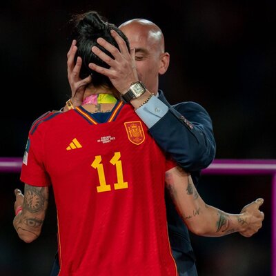 Tacizci başkana 3 yıl men cezası!