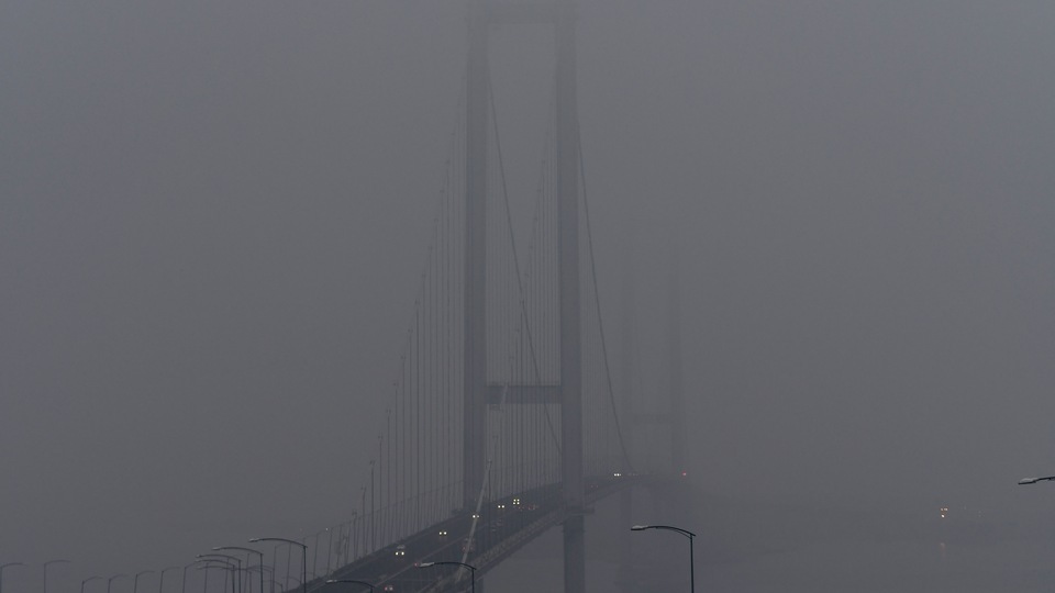 Köprüyü sis bulutları kapladı!