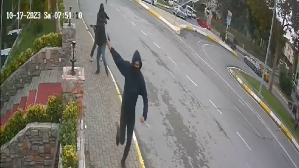 Restoranda taşkınlık çıkardılar! Uzun namlulu ile kurşun yağmuru!